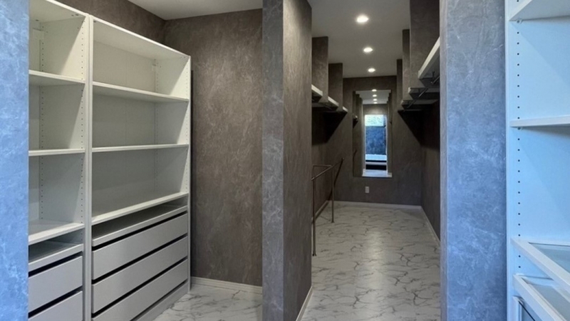 matsu_walk-in closet.JPEG